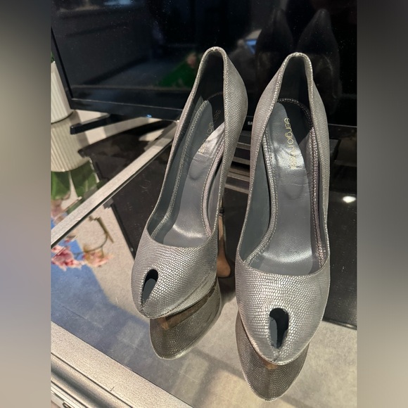 Sergio Rossi Silver Heels - size 38 - Picture 2 of 4